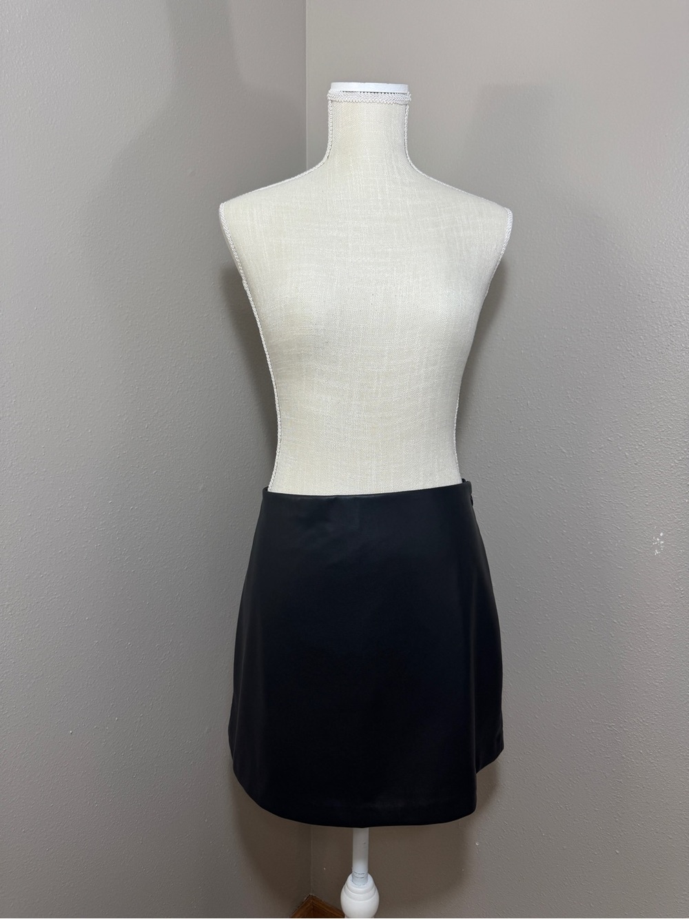 Abercrombie & Fitch Black Scarlett Mini Short